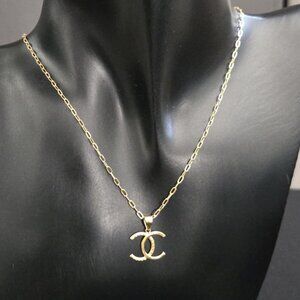 Double C design pendant